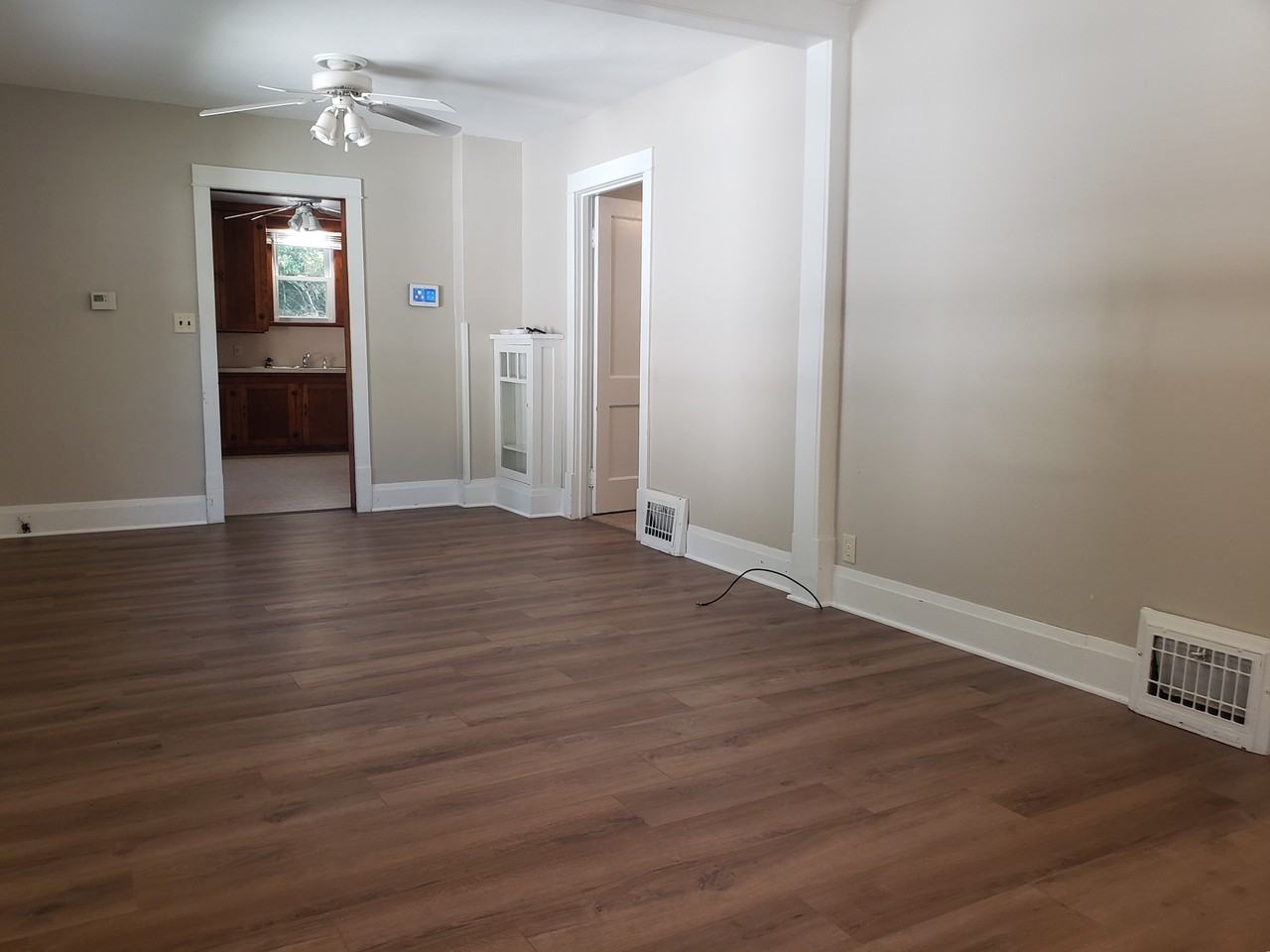2709 Commercial Ave #NA - Photo 4 of 17