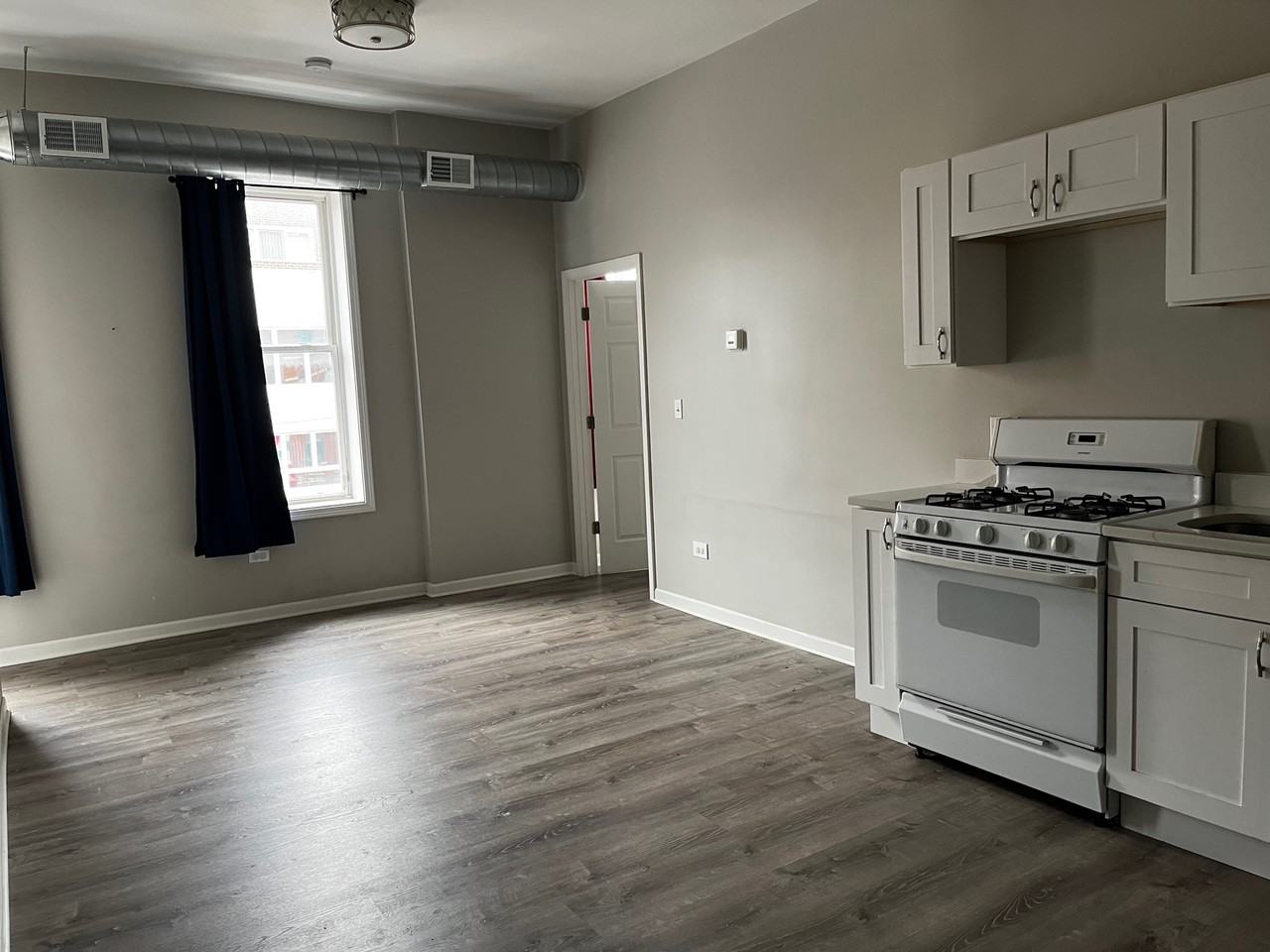 543 N Noble St #2R - Photo 3 of 14