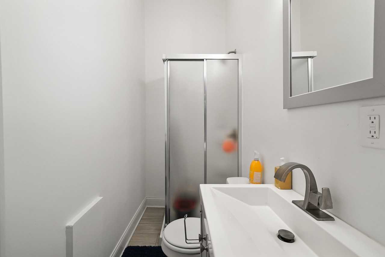 543 N Noble St #2R - Photo 6 of 14