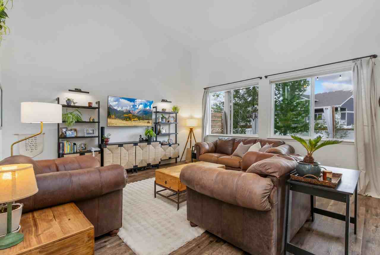 268 Castle Dr #NA - Photo 4 of 31