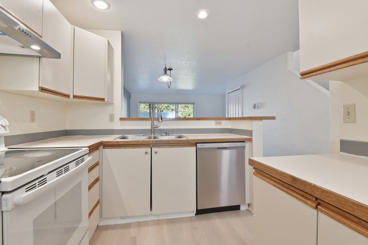 2100 S 336th St #P5 - Photo 4 of 20