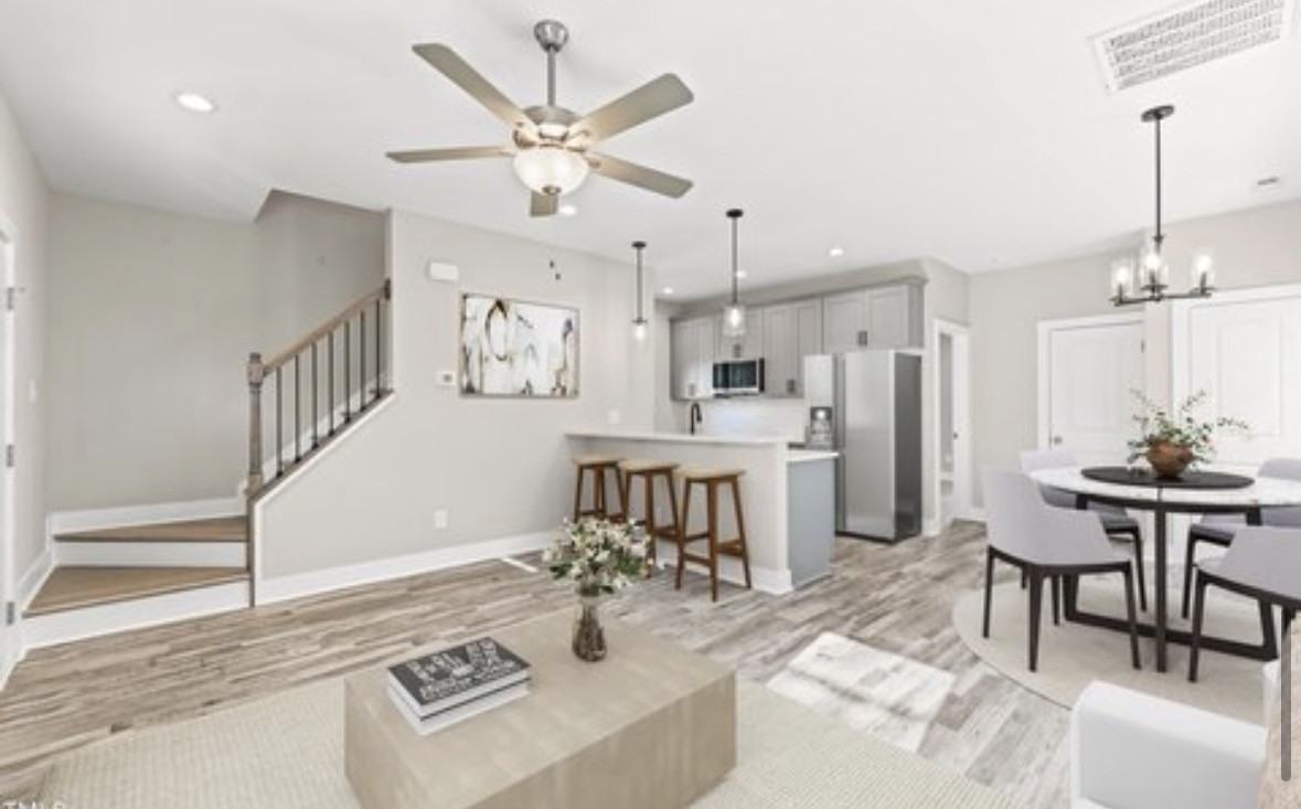 1107 Simmons St #NA - Photo 3 of 9