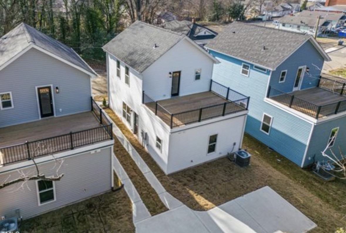 1107 Simmons St #NA - Photo 2 of 9