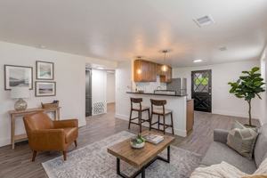 featured image of 8 Bordeaux Dr #1