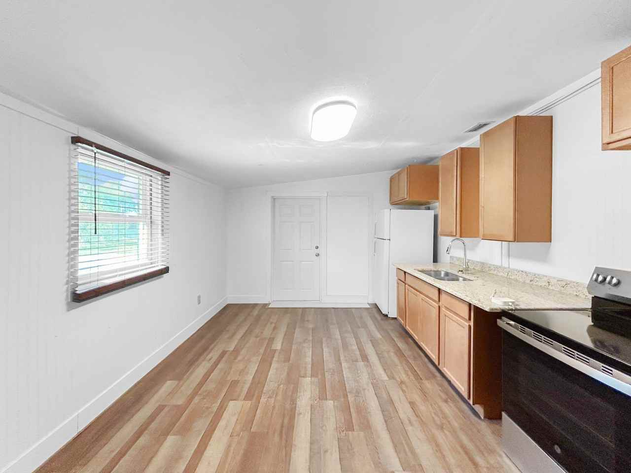 8405 Aero Ave #2 - Photo 7 of 21