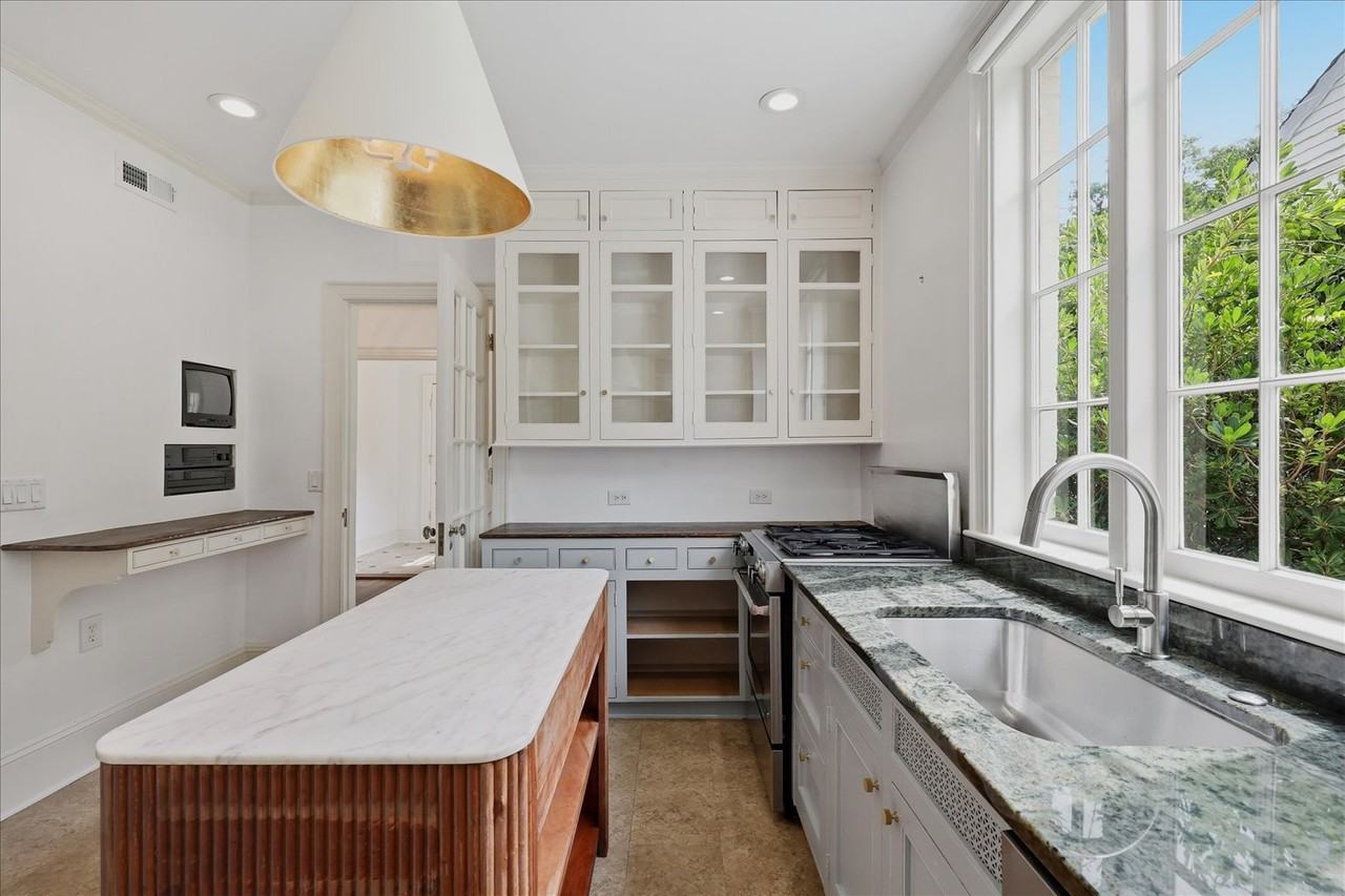 2318 Mimosa Pl #NA - Photo 7 of 41