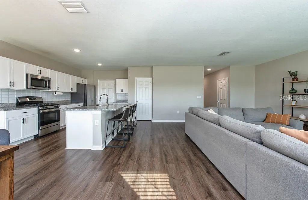 14617 Brumby Ridge Ave #NA - Photo 4 of 20