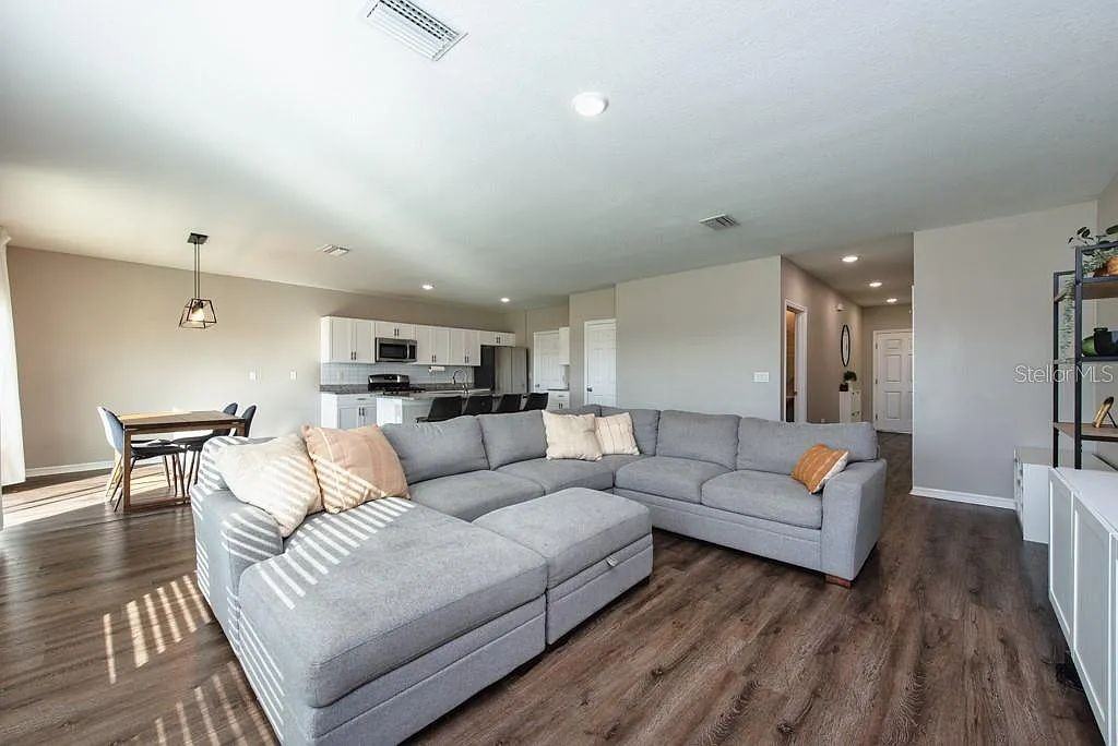 14617 Brumby Ridge Ave #NA - Photo 6 of 20
