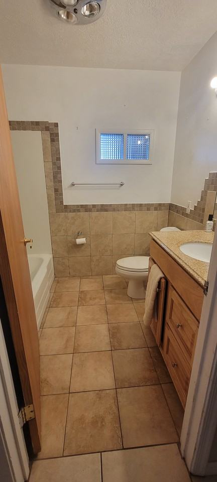 1705 Maxine St Ne #NA - Photo 3 of 5