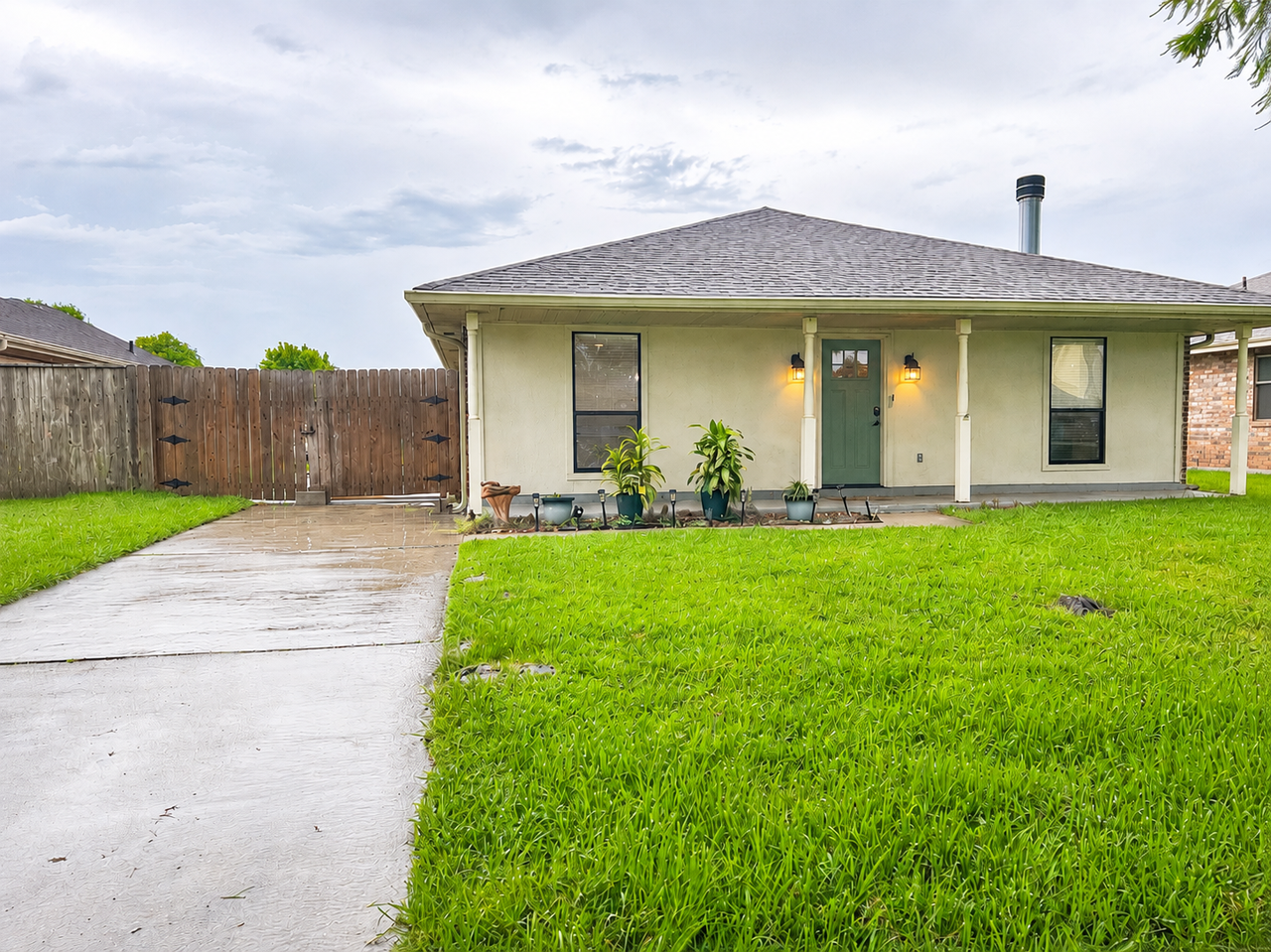 320 Longview Dr #NA - Photo 2 of 14