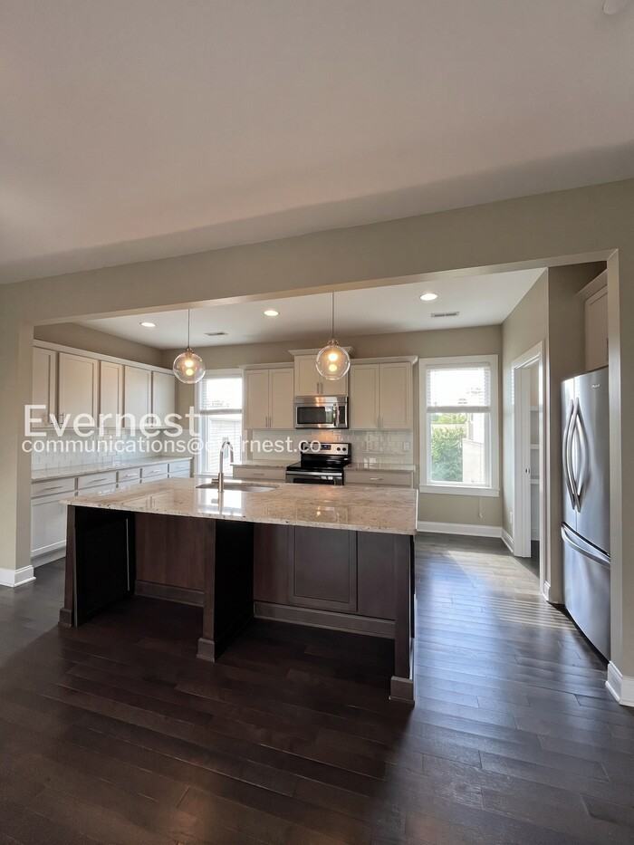 1302A Montgomery Ave - Photo 4 of 35