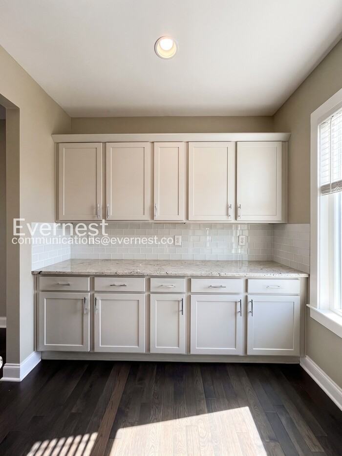 1302A Montgomery Ave - Photo 6 of 35