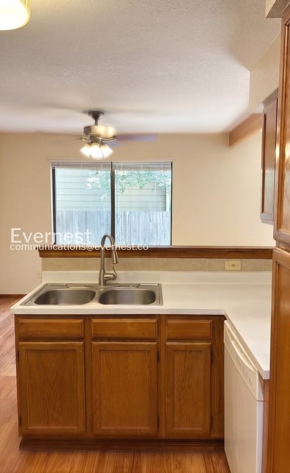 4121 Amber St - Photo 5 of 26