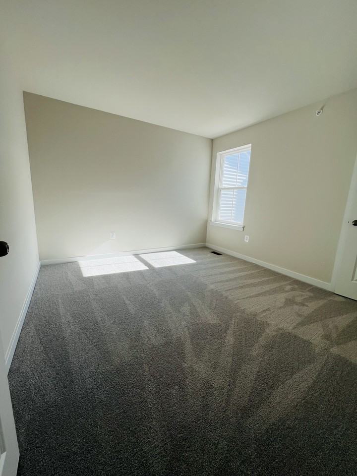 28 Shamrock Cir #28 - Photo 7 of 20