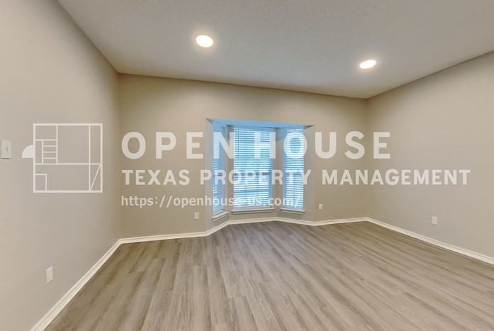 2621 Primrose Ln - Photo 4 of 20