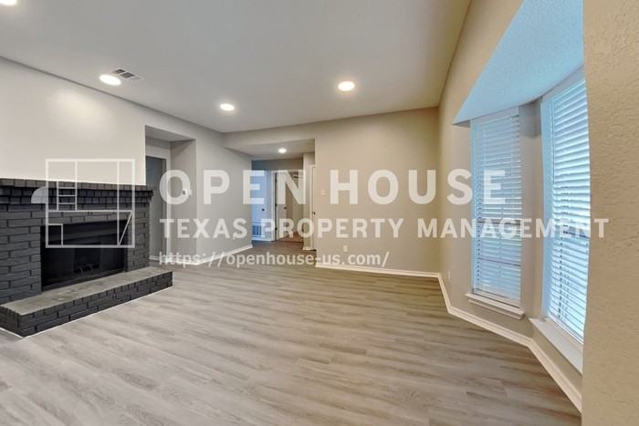 2621 Primrose Ln - Photo 5 of 20