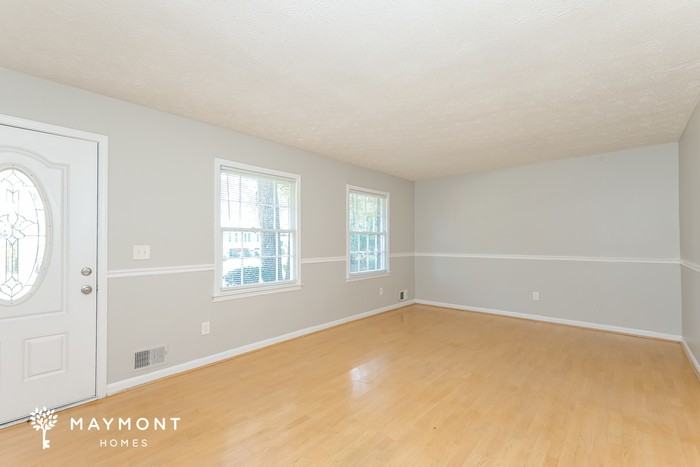 5749 Wesson Dr - Photo 7 of 14