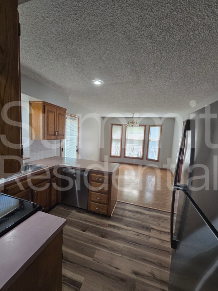 6636 W 152nd St - Photo 4 of 16