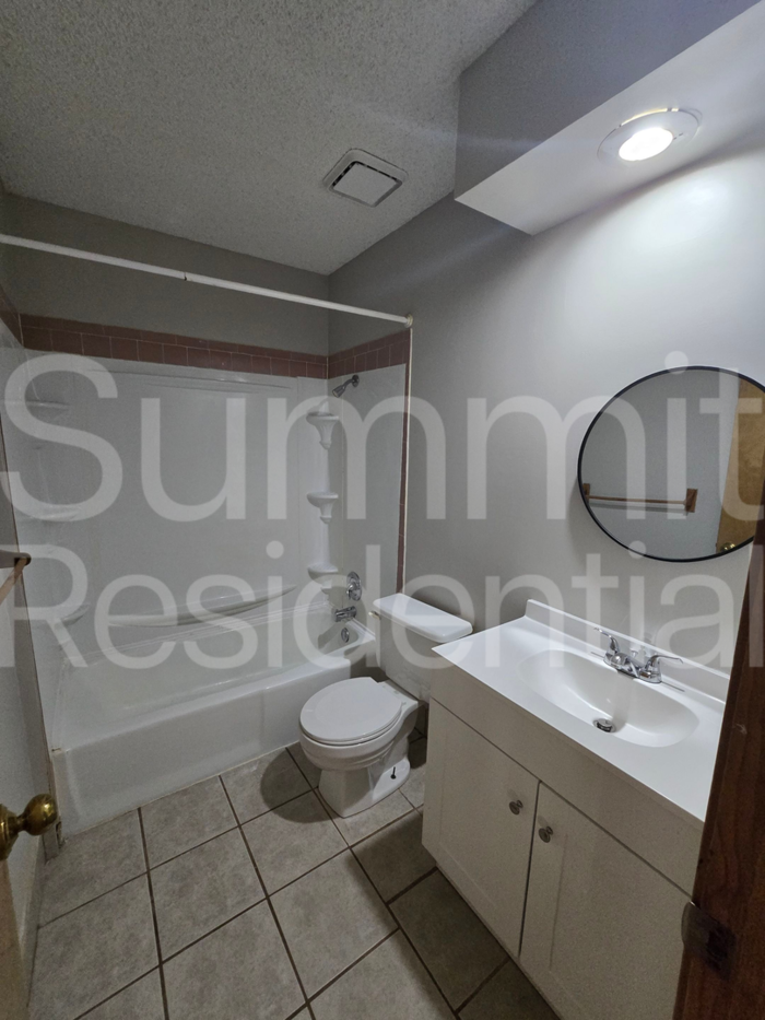 6636 W 152nd St - Photo 7 of 16