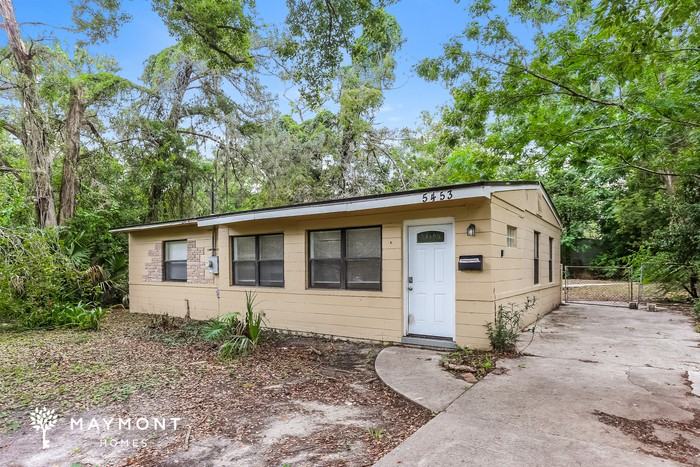 5453 Oak Forest Dr - Photo 4 of 15