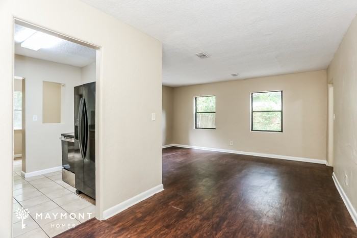 5453 Oak Forest Dr - Photo 7 of 15
