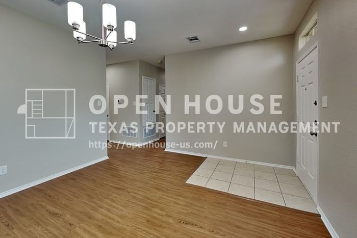7908 Swan Park Dr - Photo 4 of 20