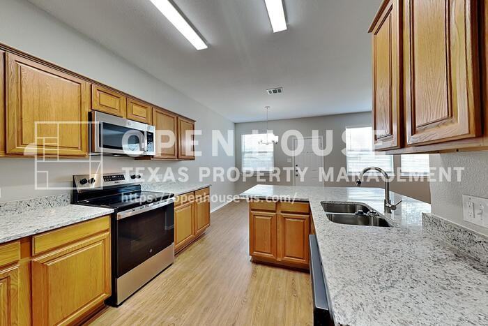 7908 Swan Park Dr - Photo 7 of 20