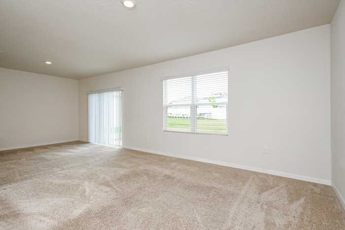 668 Squires Grove Dr - Photo 6 of 20
