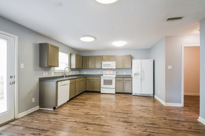 12681 Justice Xing - Photo 7 of 13