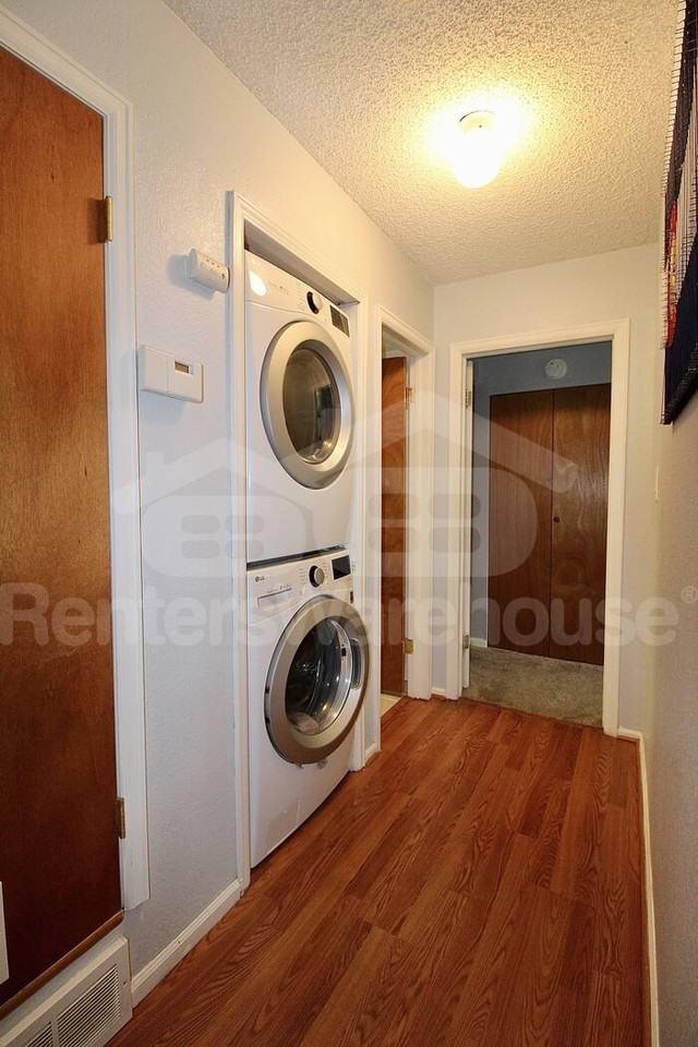 6388 Oak Ct #207 - Photo 7 of 10