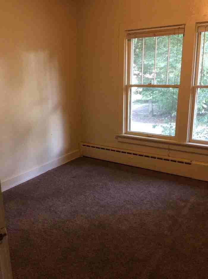 630 S Whitcomb St - Photo 3 of 10