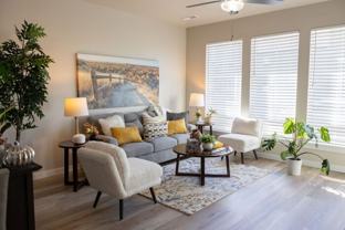 6058 N Hastings Ave - Photo 1 of 1