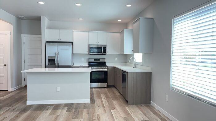 6058 N Hastings Ave - Photo 5 of 18