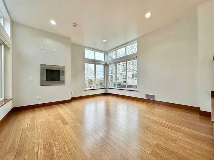 552 Mcgraw St - Photo 7 of 20