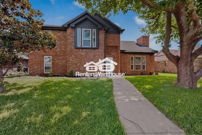 8008 Cornell Dr - Photo 4 of 44