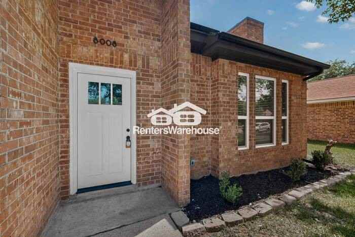 8008 Cornell Dr - Photo 5 of 44