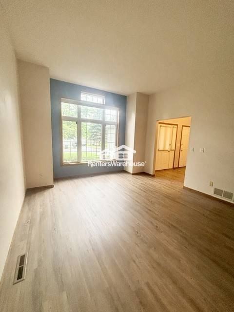1405 8th Ave N - Photo 3 of 42