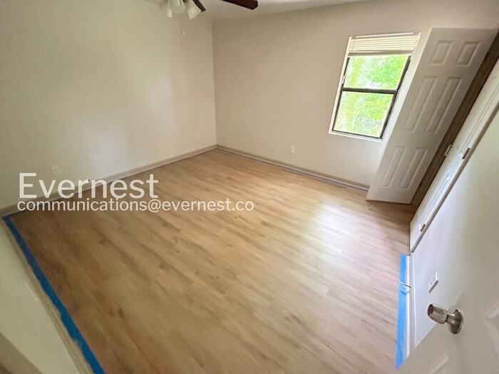 397 Annie St - Photo 3 of 7