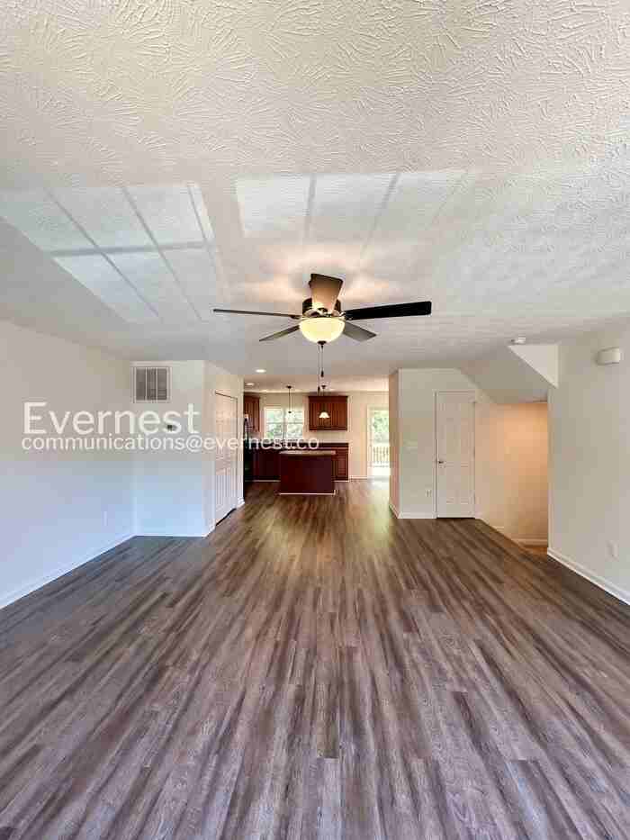 18339 Democracy Ave - Photo 5 of 30