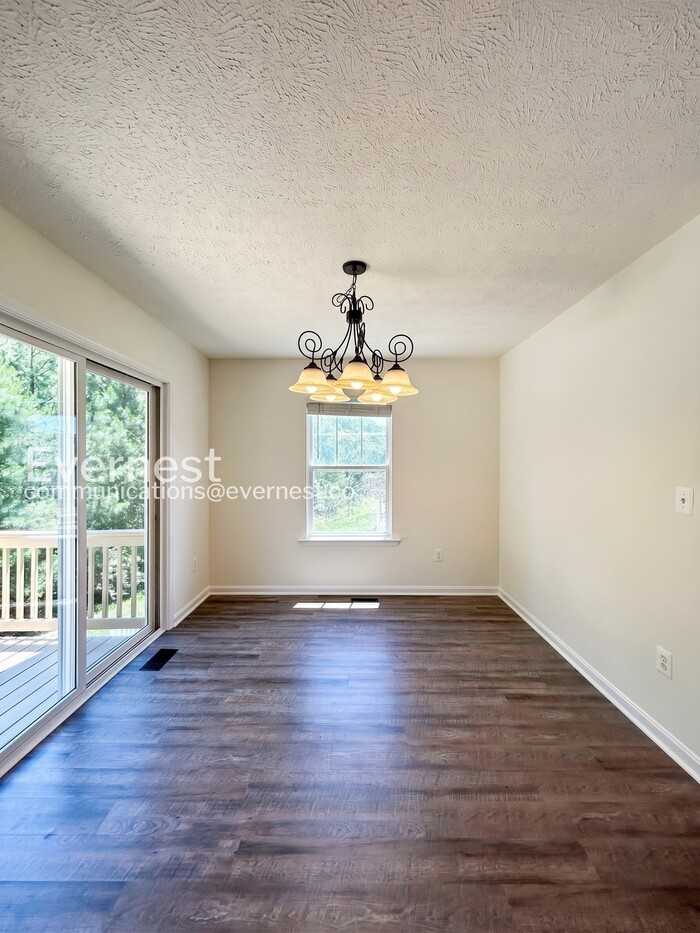 18339 Democracy Ave - Photo 7 of 30