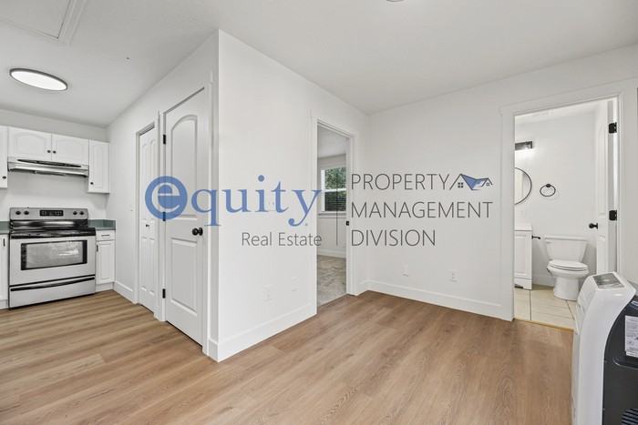 852 E Roosevelt Ave #B - Photo 2 of 16