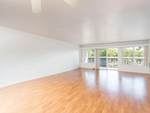 1950 Sw Camelot Ct #01-403 - Photo 3 of 10
