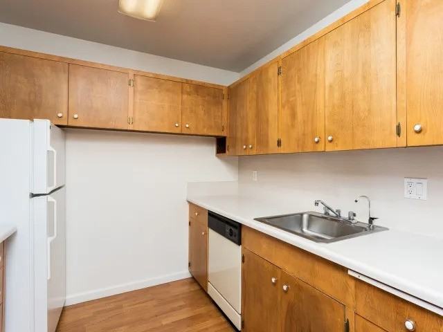 1950 Sw Camelot Ct #01-403 - Photo 5 of 10