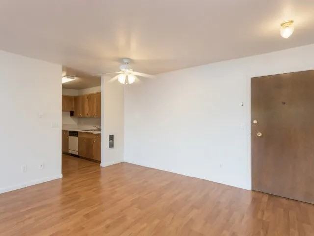 1950 Sw Camelot Ct #01-403 - Photo 7 of 10