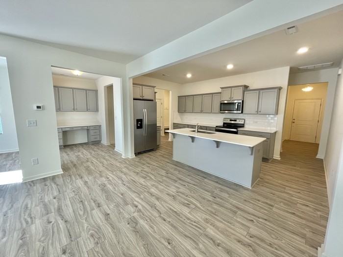 105 Luna Ln - Photo 2 of 26