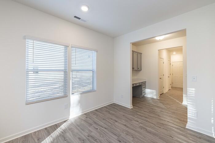 105 Luna Ln - Photo 6 of 26