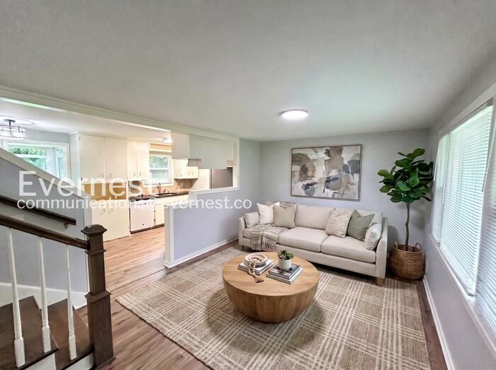 130 Roberta Dr - Photo 4 of 34