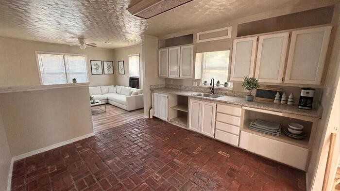 2904 S Portland Ave - Photo 2 of 22