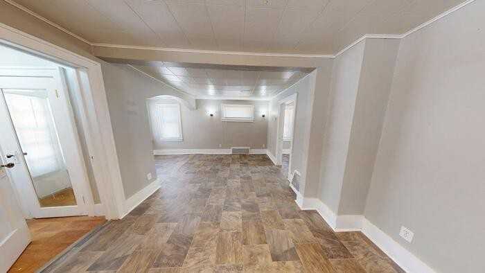 413 1/2 W Thayer Ave - Photo 3 of 14