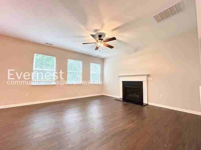 131 Shoals Bridge Rd - Photo 4 of 35